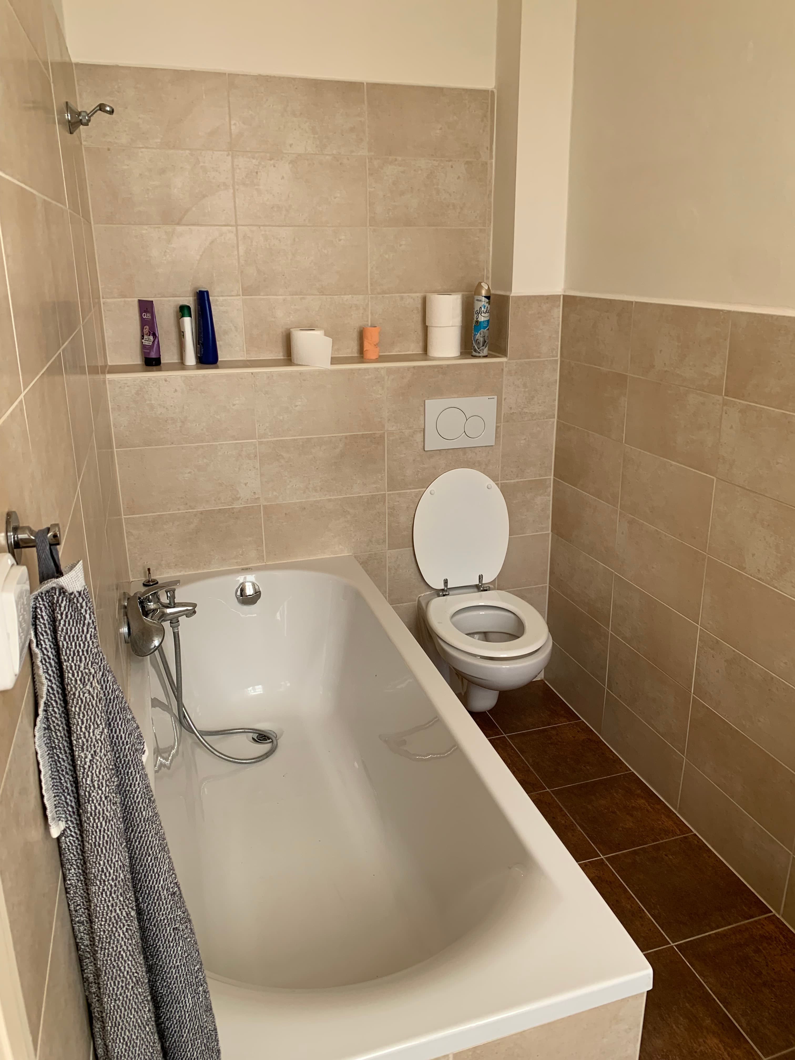 Thumbnail 2 for Pokoj pro 1-2 osoby od září